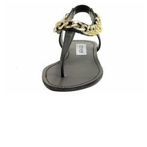 STEVE MADDEN CHAIN SANDALS BLACK

Size 8.5

Black with gold chain